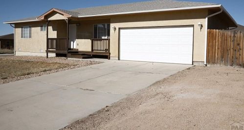 2030 Chelton Ln, Pueblo, CO 81001-5676