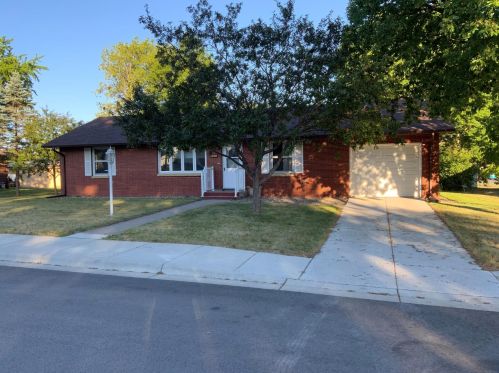 141 7th St, Albany, MN 56307-4510
