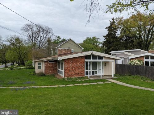 701 Kerwin Rd, Silver Spring MD  20901-4633 exterior