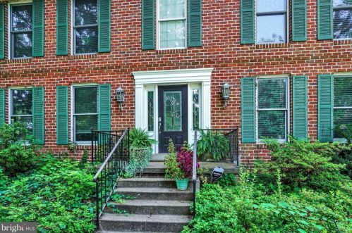 3753 Silverwood Dr, York, PA 17402-4354