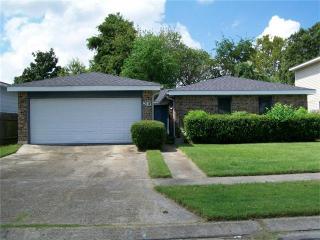 810 Lawrence St, Gretna, LA 70056-7638