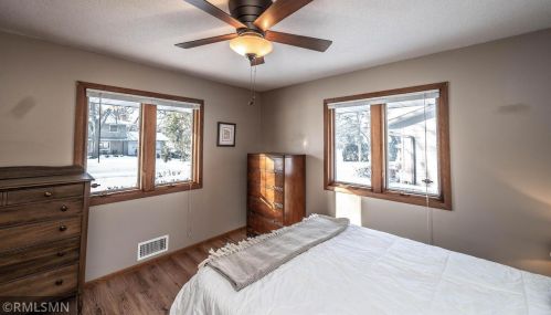 2437 Hillside Rd, Saint Paul MN  55110-5535 exterior