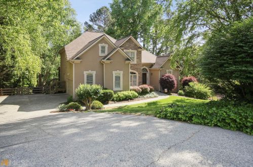 421 English Ivy Way, Holly Springs, GA 30188-3184