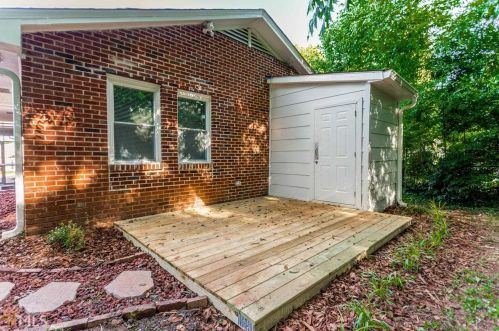 2580 Harris St, Atlanta GA  30344-2624 exterior
