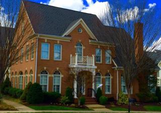 3990 Farrcroft Dr, Fairfax, VA 22030-2440