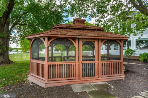 1258 River Rd, Shady Side MD 20764-9694 exterior