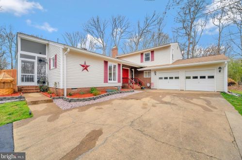 7 Twin Springs Dr, Fredericksburg, VA 22407-6450