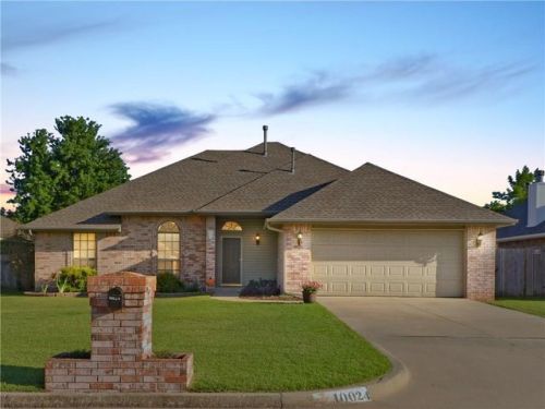 10024 Glascow Ter, Yukon, OK 73099-7619