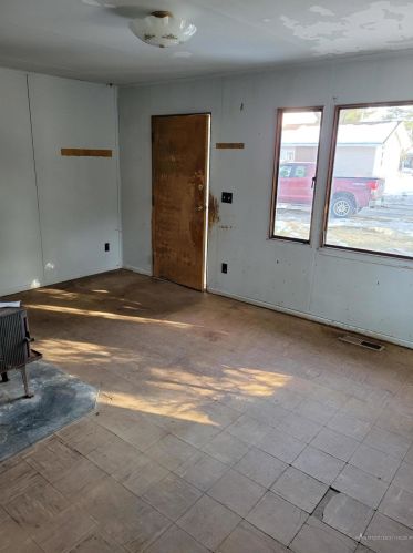 7 Charles St, Orono, ME 04473-4206