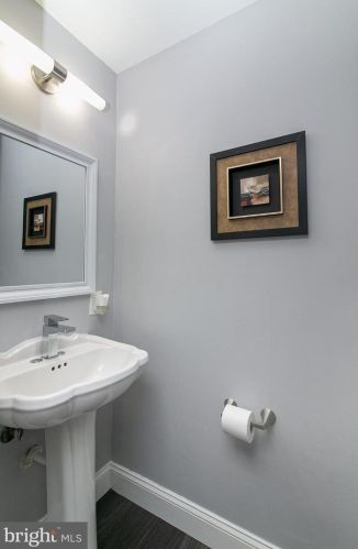 84 Nottingham Dr, Willingboro, NJ 08046-1941