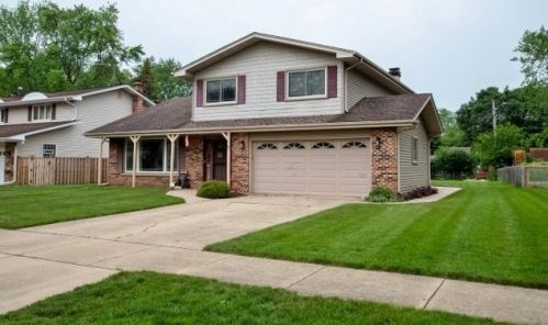 1010 Moki Ln, Mount Prospect, IL 60056-1804