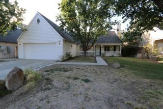 1867 Polson Ave, Clovis, CA 93611-6124