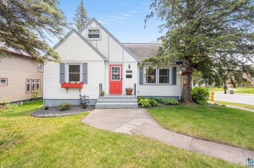4002 Superior St, Duluth, MN 55804-2172