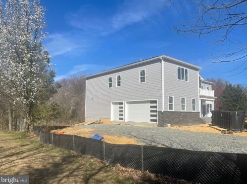 7016 Ridgeway Dr, Springfield VA  22150-3028 exterior