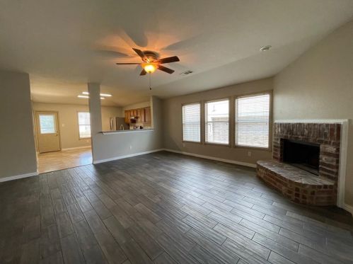5924 Bridal Trl, Fort Worth TX  76179-2352 exterior