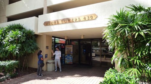 430 Lewers St, Honolulu HI  96815-2444 exterior