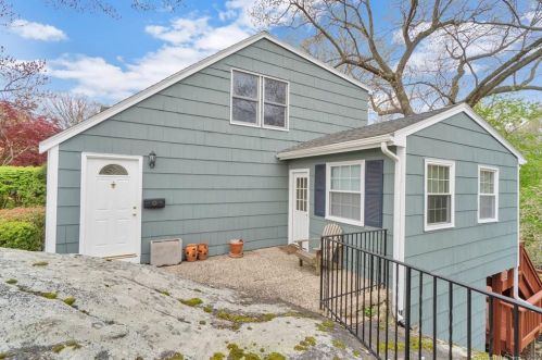 26 Fairfield Ter, Norwalk, CT 06851-2736