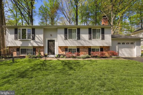 7908 Cliff Rock Ct, Springfield, VA 22153-2501