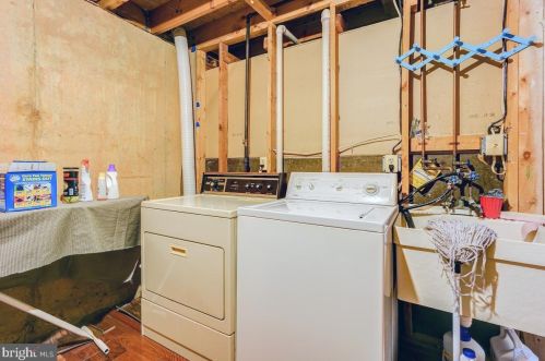 344 Greenspring Ln, Silver Spring MD 20904-1165 exterior