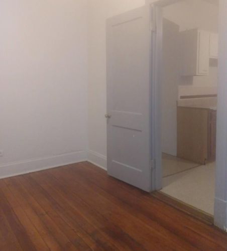 8136 Exchange Ave, Chicago IL  60617-1513 exterior
