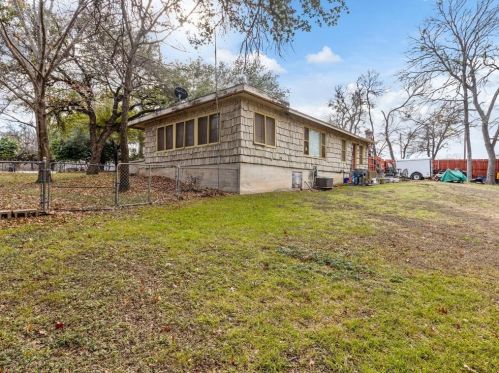 1300 Quail Trl, Fort Worth TX  76114-2321 exterior