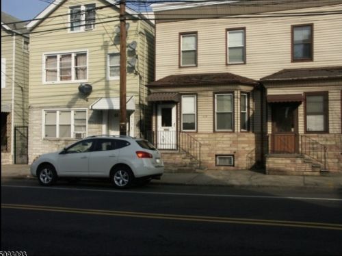 415 Lafayette St, Newark, NJ 07105-2703