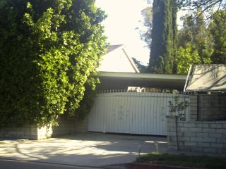 19222 Topham St, Los Angeles, CA 91356-1141