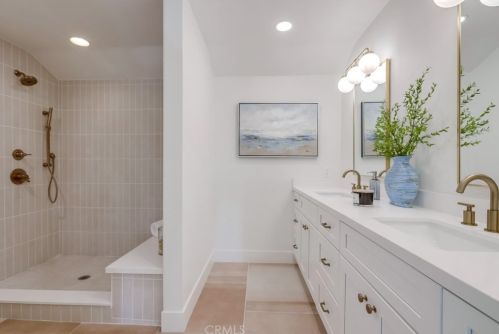 5812 Carbeck Dr, Huntington Beach CA  92648-1009 exterior