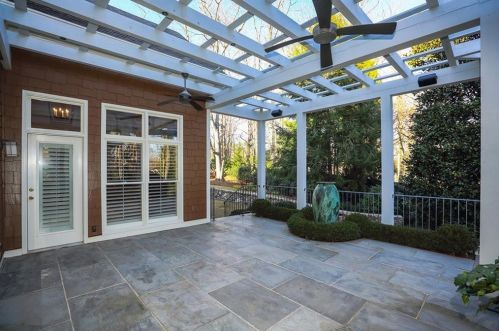 10 Highland Valley Ct, Atlanta GA  30327-4880 exterior