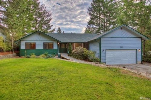 221 Vine Maple Ln, Union, WA 98592-9401