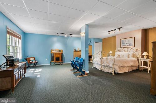 104 Cliff Ave, Lancaster PA  17602-4700 exterior