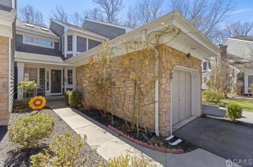 42 Ginger Ct, Princeton, NJ 08540-9421