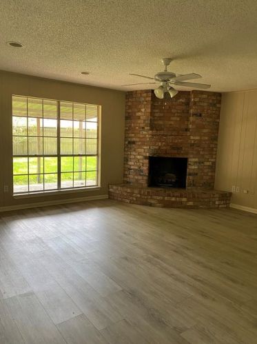 312 Linden St, Angleton TX 77515-3235 exterior