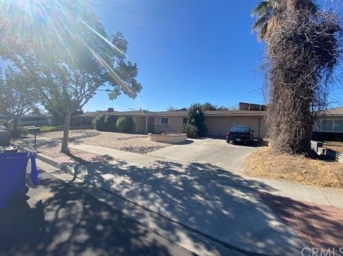 617 Mesa Dr, Rialto, CA 92376-4450