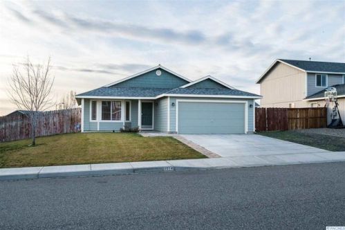 4014 Dartmoor Ln, Pasco, WA 99301-9258