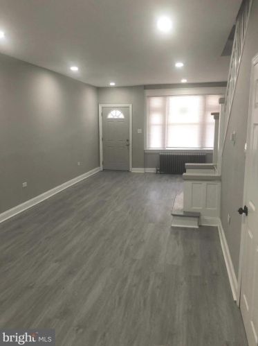 5040 4th St, Philadelphia, PA 19120-3833