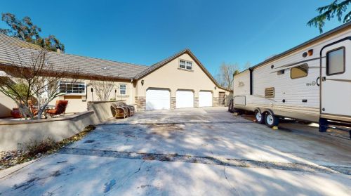 8713 Oaks Dr, Valley Home, CA 95361-9256