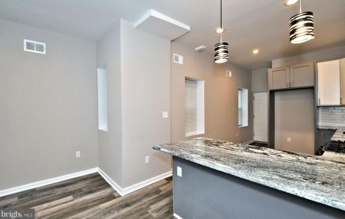 328 61 St, Philadelphia PA 19142-3402 exterior