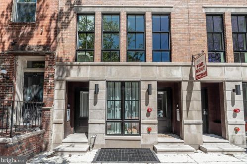 2029 Christian St, Philadelphia, PA 19146-2619