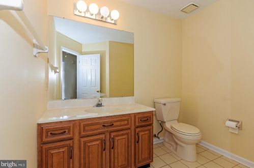14 Hanover Ct, Princeton NJ  08540-7066 exterior