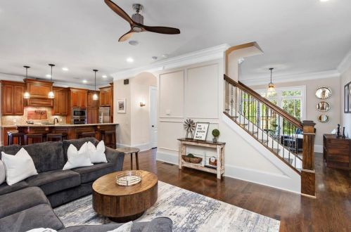 284 Hedden Rd, Atlanta GA  30342-2768 exterior