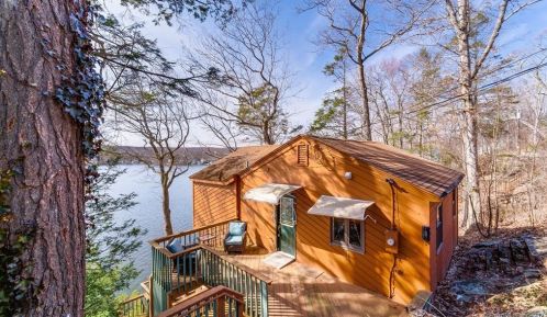13 Wangonk Trl, East Hampton, CT 06424-2034