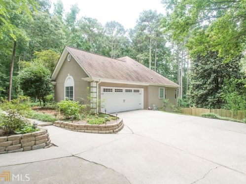 111 Roundtree Ct, Stockbridge, GA 30281-5181