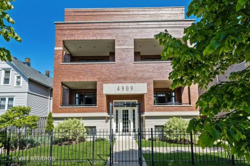 4909 Ravenswood Ave, Chicago, IL 60640-1482