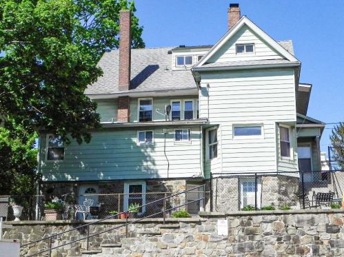 51 Fairfield Ave, Norwalk, CT 06854-2160
