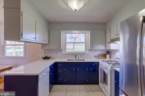 1853 Rockvale Rd, Lancaster PA  17602-1315 exterior