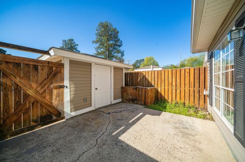 704 Vancouver Rd, North Augusta, SC 29841-3951