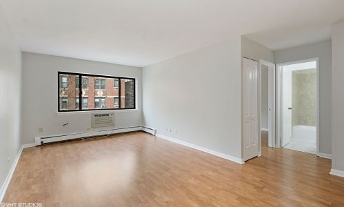 3620 Pine Grove Ave, Chicago, IL 60613-4552