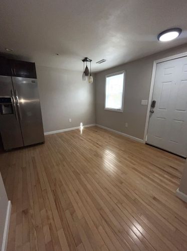 709 Elmwood Dr, Hudson NH  03051-3245 exterior