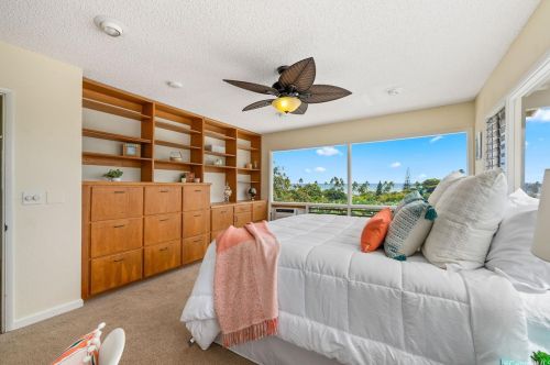 4933 Waa St, Honolulu HI  96821-1445 exterior